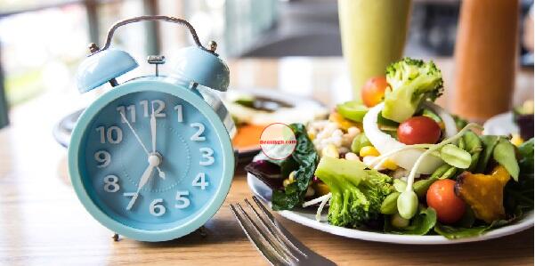 Intermittent Fasting for Beginners: Benefits, Challenges, and Tips